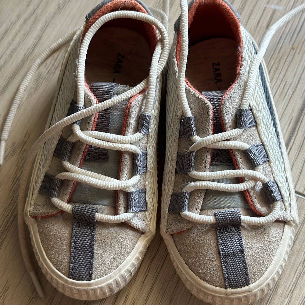 Zara kids shoes size 22
